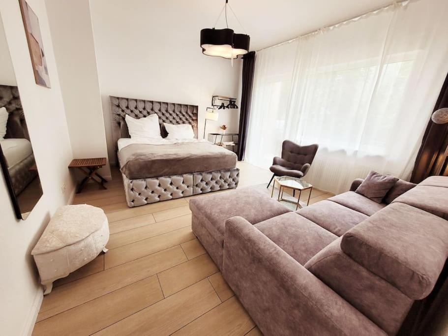 Duplex Apartment Ullstein- 4 Bedrooms, 2 Bathrooms, Living Room, 2 Parking Spaces, Boxspringbeds, Family & Business Apartment! Βερολίνο Εξωτερικό φωτογραφία