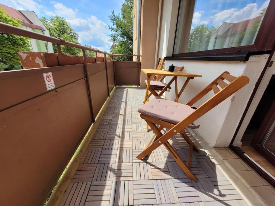Duplex Apartment Ullstein- 4 Bedrooms, 2 Bathrooms, Living Room, 2 Parking Spaces, Boxspringbeds, Family & Business Apartment! Βερολίνο Εξωτερικό φωτογραφία