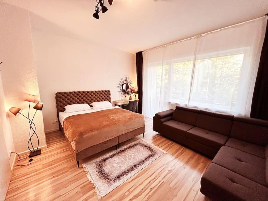 Duplex Apartment Ullstein- 4 Bedrooms, 2 Bathrooms, Living Room, 2 Parking Spaces, Boxspringbeds, Family & Business Apartment! Βερολίνο Εξωτερικό φωτογραφία
