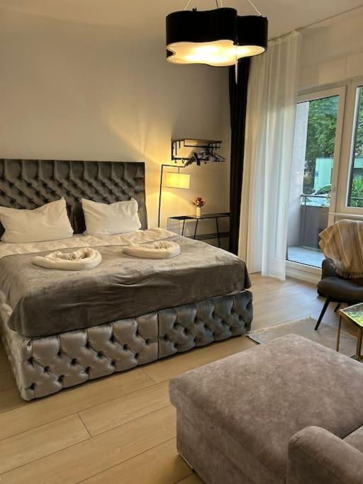 Duplex Apartment Ullstein- 4 Bedrooms, 2 Bathrooms, Living Room, 2 Parking Spaces, Boxspringbeds, Family & Business Apartment! Βερολίνο Εξωτερικό φωτογραφία