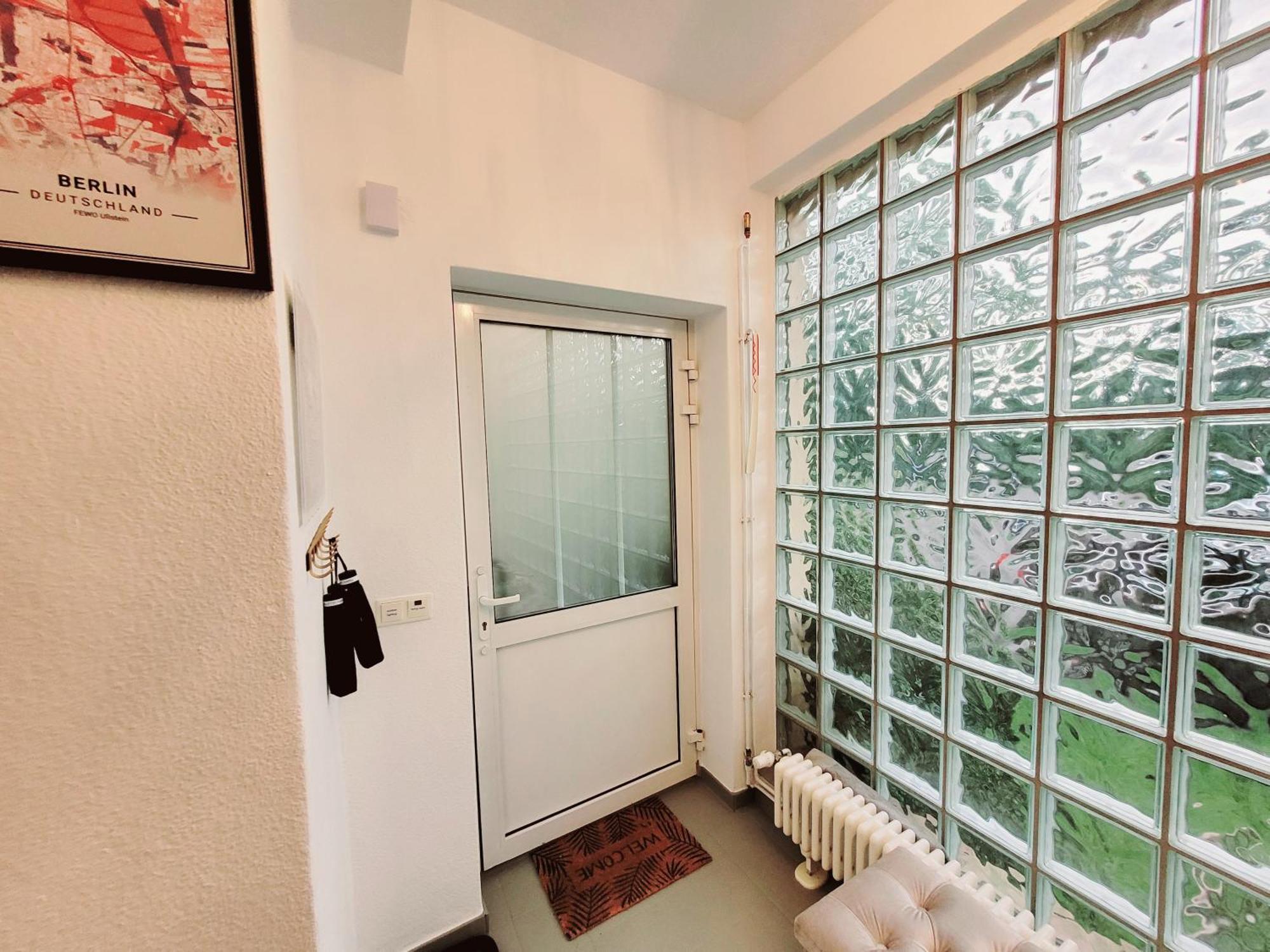 Duplex Apartment Ullstein- 4 Bedrooms, 2 Bathrooms, Living Room, 2 Parking Spaces, Boxspringbeds, Family & Business Apartment! Βερολίνο Εξωτερικό φωτογραφία