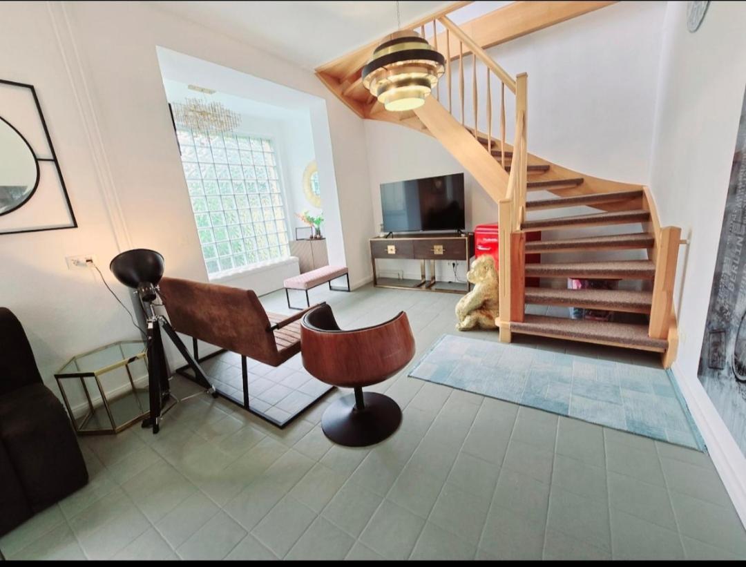 Duplex Apartment Ullstein- 4 Bedrooms, 2 Bathrooms, Living Room, 2 Parking Spaces, Boxspringbeds, Family & Business Apartment! Βερολίνο Εξωτερικό φωτογραφία