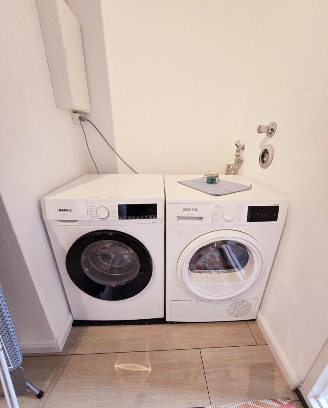 Duplex Apartment Ullstein- 4 Bedrooms, 2 Bathrooms, Living Room, 2 Parking Spaces, Boxspringbeds, Family & Business Apartment! Βερολίνο Εξωτερικό φωτογραφία