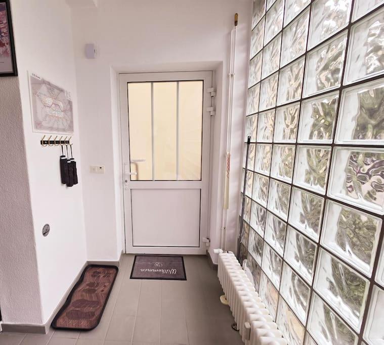 Duplex Apartment Ullstein- 4 Bedrooms, 2 Bathrooms, Living Room, 2 Parking Spaces, Boxspringbeds, Family & Business Apartment! Βερολίνο Εξωτερικό φωτογραφία